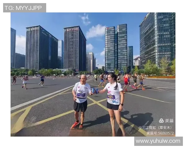 成都城市马拉松点评：极限运动队默契配合展现团队精神与竞技魅力